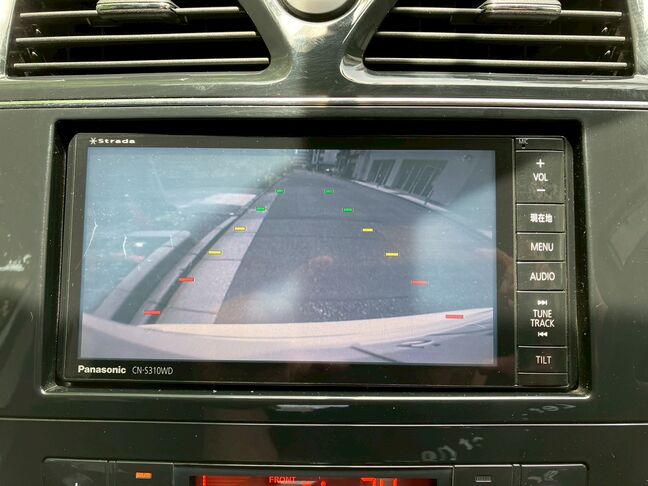 バックモニター付なので駐車の際も安心して停められます。